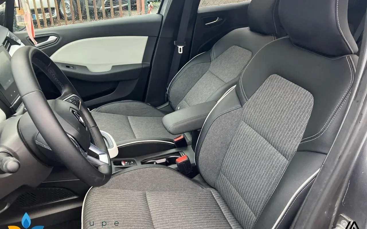 Renault Clio v Clio tce 90 techno 994 8